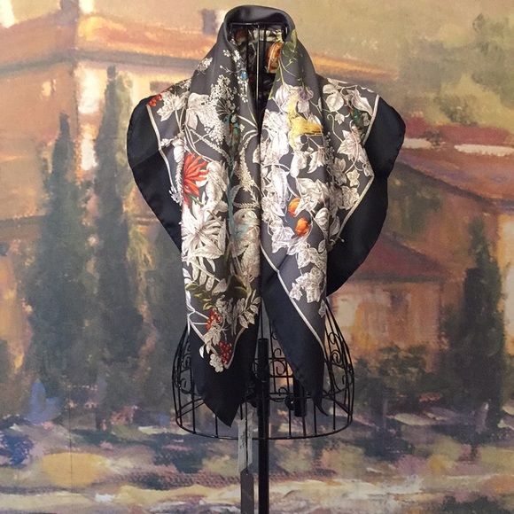 gucci anthracite scarf